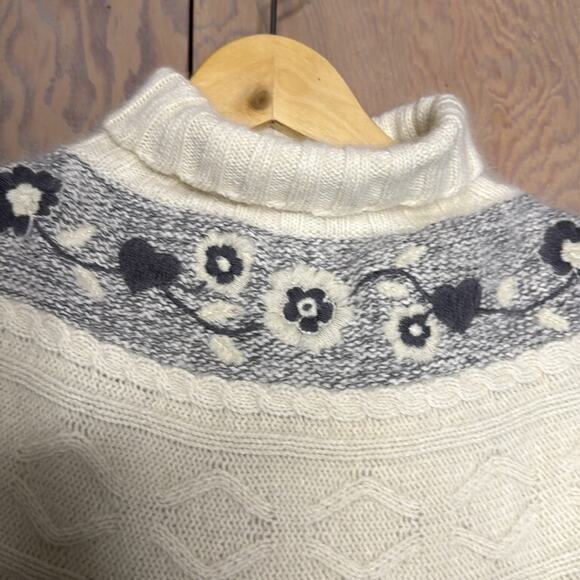 NWT Vintage Les Copains Turtleneck Black White Heart Flower Patterned Sweater - Picture 3 of 6
